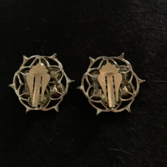 Vintage Sarah Coventry Iridescent Rhinestone Clip - Picture 3 of 5